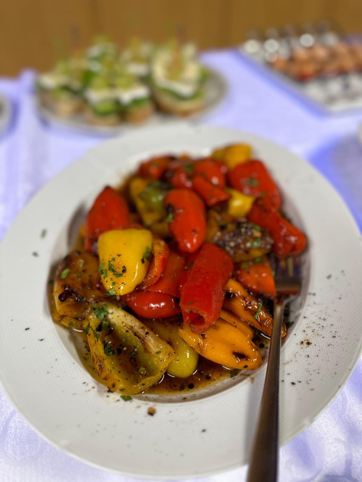 Mediterrane Spezialitäten und Antipasti am Buffet
